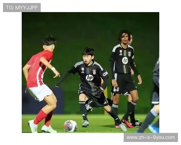 丹尼斯·博格坎普：从足球天才到传奇人物的非凡旅程