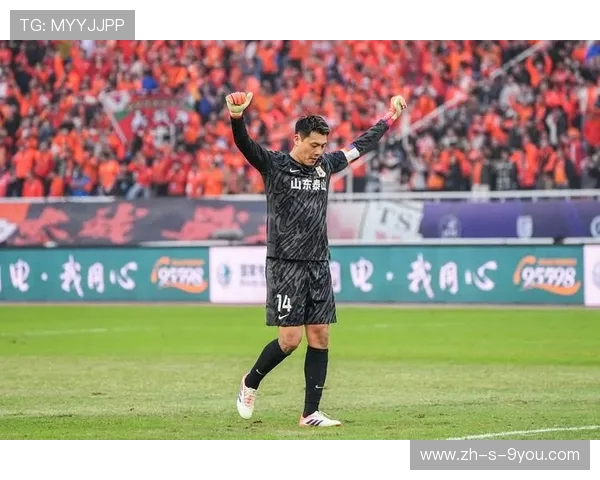 山东泰山迎战上海海港 激烈对决展现中超豪门风采